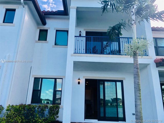 1409 SW 113th Ave, Pembroke Pines, FL 33025