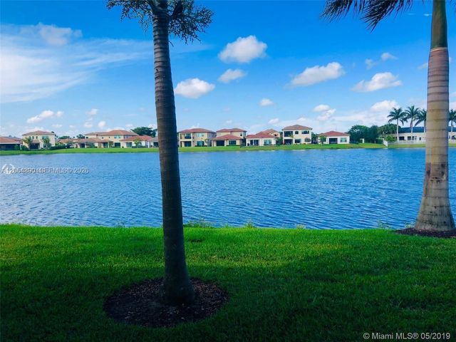 1409 SW 113th Ave, Pembroke Pines, FL 33025