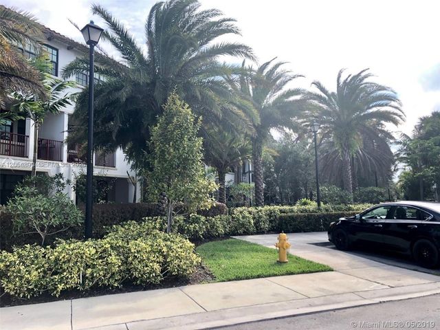 1409 SW 113th Ave, Pembroke Pines, FL 33025