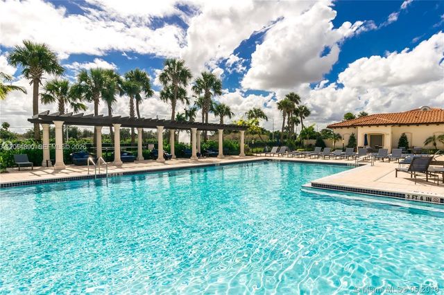 1409 SW 113th Ave, Pembroke Pines, FL 33025