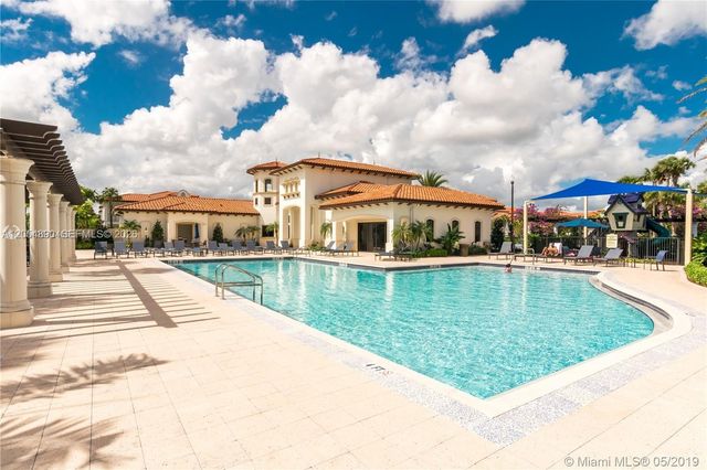 1409 SW 113th Ave, Pembroke Pines, FL 33025