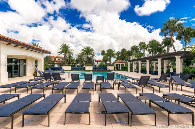 1409 SW 113th Ave, Pembroke Pines, FL 33025