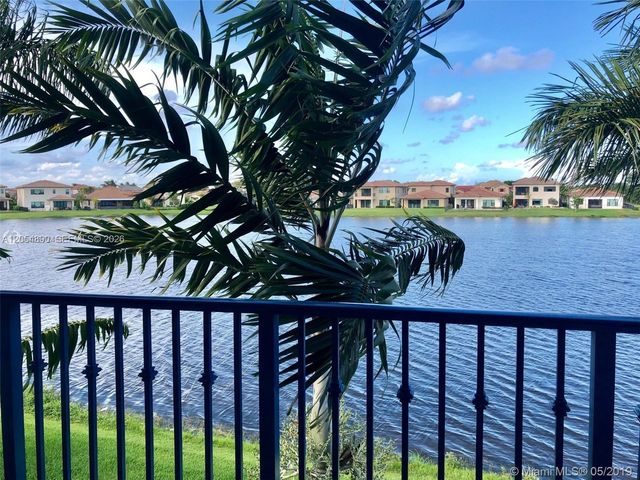 1409 SW 113th Ave, Pembroke Pines, FL 33025