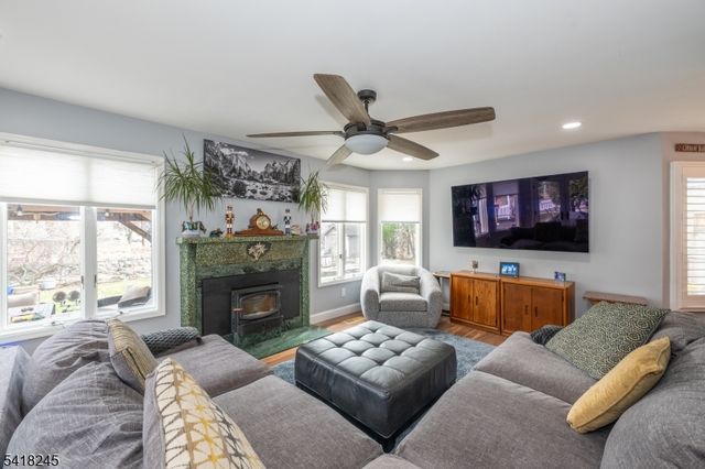 35 Turnberry Rd, Little Falls Twp., NJ 07424
