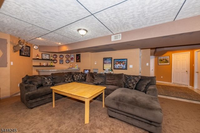 35 Turnberry Rd, Little Falls Twp., NJ 07424