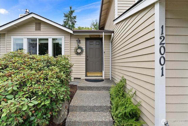 12001 28th Place NE, Lake Stevens, WA 98258