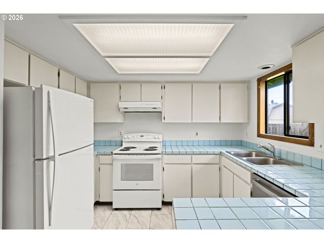 2120 S DOGWOOD St, Cornelius, OR 97113