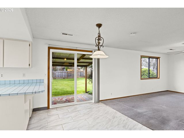 2120 S DOGWOOD St, Cornelius, OR 97113