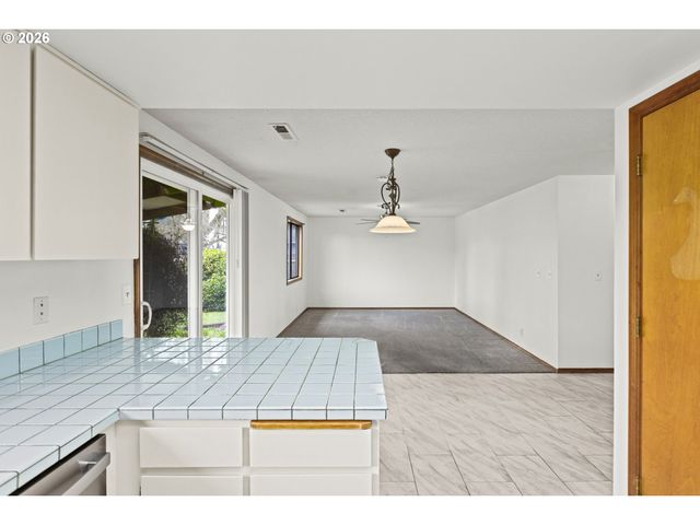 2120 S DOGWOOD St, Cornelius, OR 97113