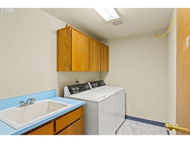 2120 S DOGWOOD St, Cornelius, OR 97113