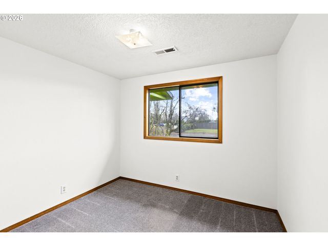 2120 S DOGWOOD St, Cornelius, OR 97113