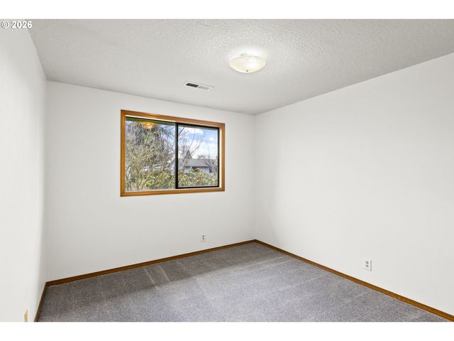 2120 S DOGWOOD St, Cornelius, OR 97113