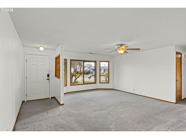 2120 S DOGWOOD St, Cornelius, OR 97113