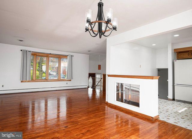 8007 SAGRAMORE RD, Baltimore, MD 21237