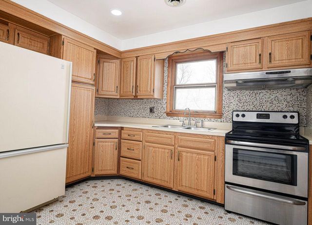 8007 SAGRAMORE RD, Baltimore, MD 21237