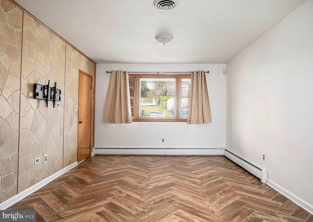 8007 SAGRAMORE RD, Baltimore, MD 21237