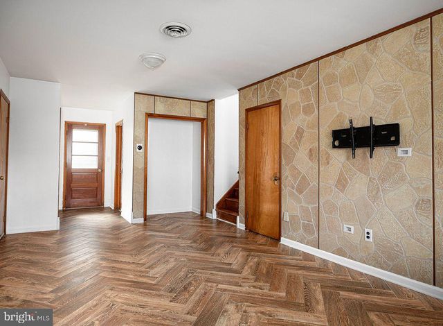 8007 SAGRAMORE RD, Baltimore, MD 21237