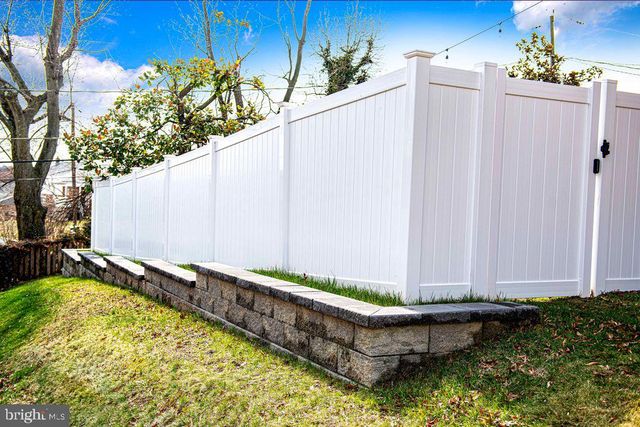 8007 SAGRAMORE RD, Baltimore, MD 21237