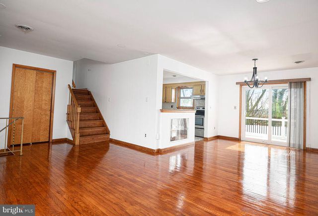 8007 SAGRAMORE RD, Baltimore, MD 21237