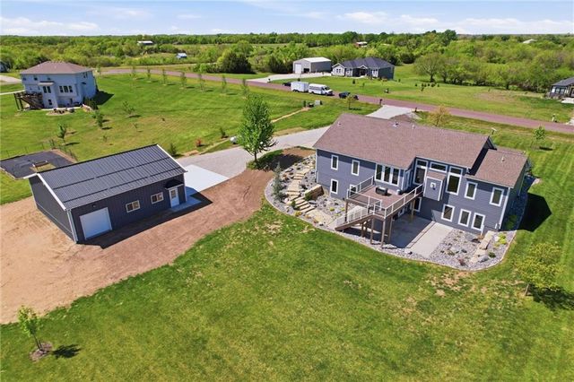17368 254th Street, Tonganoxie, KS 66086