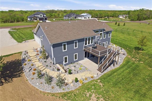 17368 254th Street, Tonganoxie, KS 66086