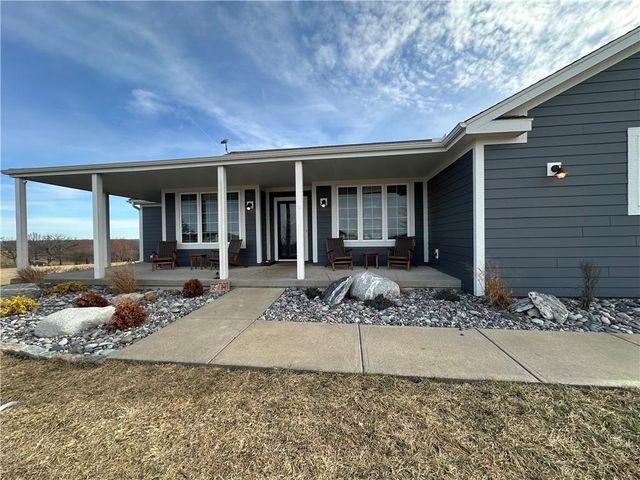17368 254th Street, Tonganoxie, KS 66086
