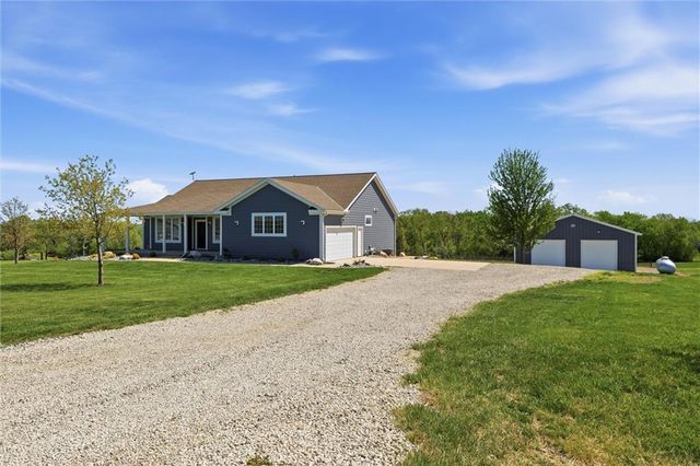 17368 254th Street, Tonganoxie, KS 66086