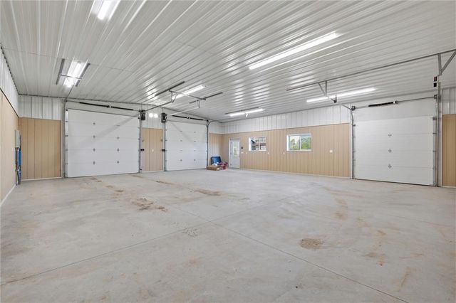17368 254th Street, Tonganoxie, KS 66086