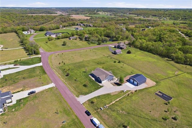 17368 254th Street, Tonganoxie, KS 66086