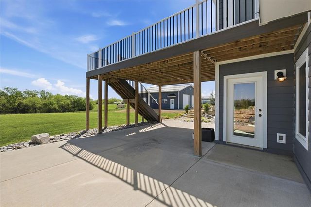 17368 254th Street, Tonganoxie, KS 66086