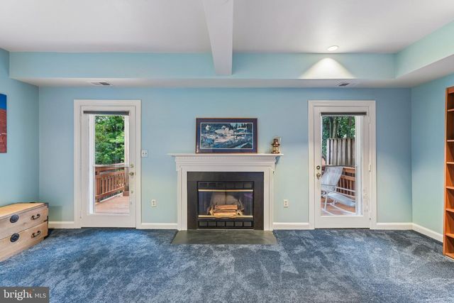 1715 DOGWOOD DR, Alexandria, VA 22302