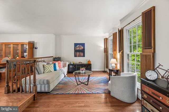 1715 DOGWOOD DR, Alexandria, VA 22302