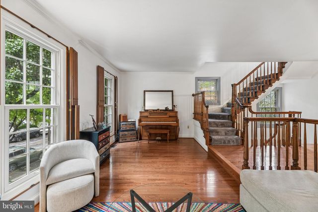 1715 DOGWOOD DR, Alexandria, VA 22302