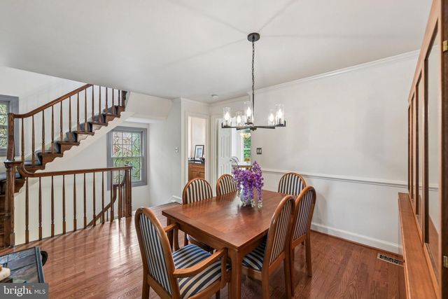 1715 DOGWOOD DR, Alexandria, VA 22302