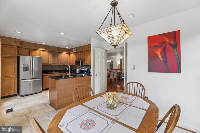 1715 DOGWOOD DR, Alexandria, VA 22302