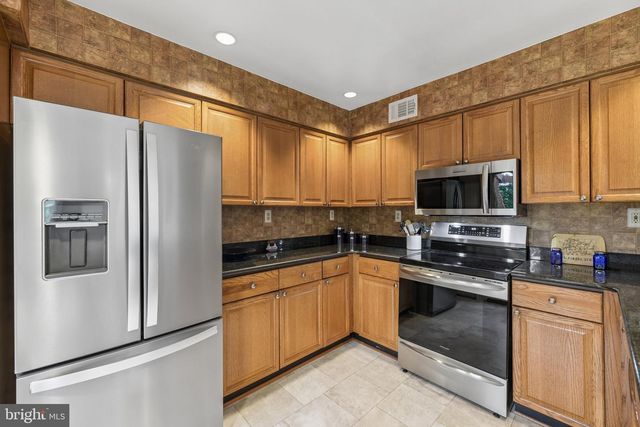 1715 DOGWOOD DR, Alexandria, VA 22302