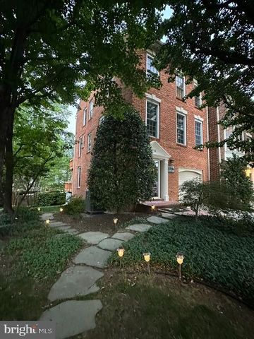 1715 DOGWOOD DR, Alexandria, VA 22302