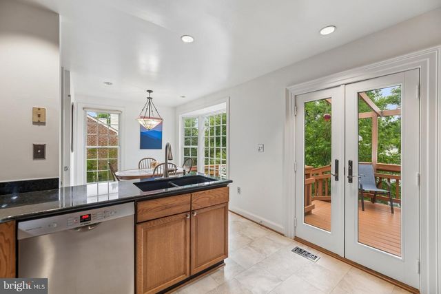 1715 DOGWOOD DR, Alexandria, VA 22302