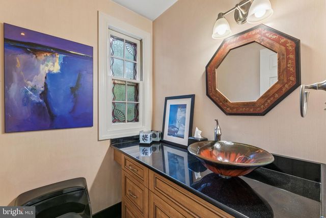 1715 DOGWOOD DR, Alexandria, VA 22302