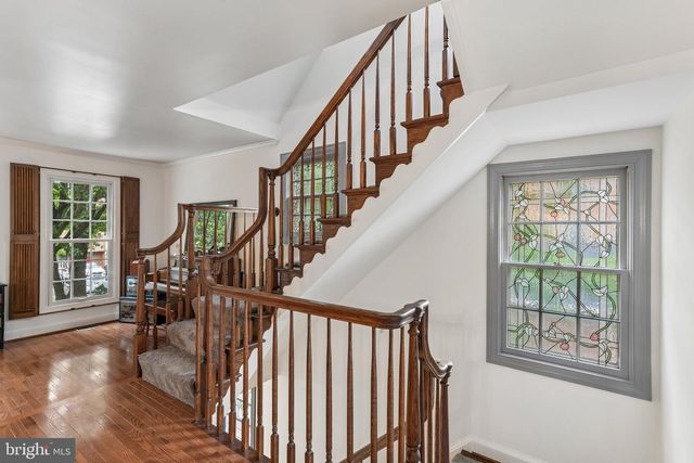 1715 DOGWOOD DR, Alexandria, VA 22302