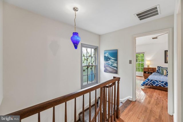 1715 DOGWOOD DR, Alexandria, VA 22302
