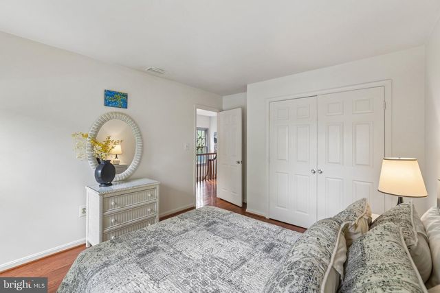 1715 DOGWOOD DR, Alexandria, VA 22302