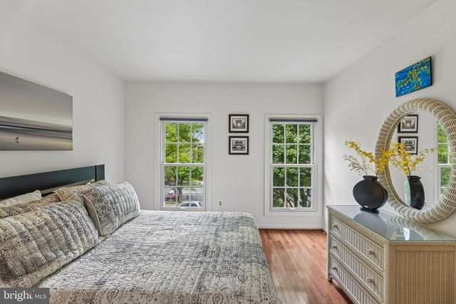 1715 DOGWOOD DR, Alexandria, VA 22302