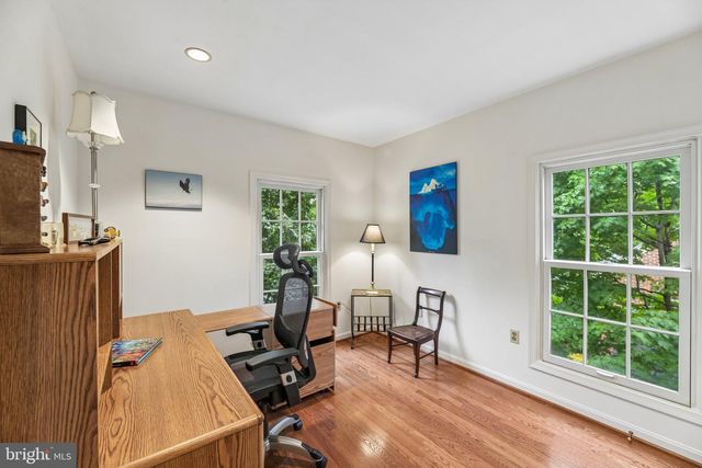 1715 DOGWOOD DR, Alexandria, VA 22302