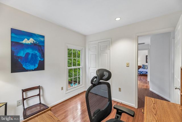 1715 DOGWOOD DR, Alexandria, VA 22302