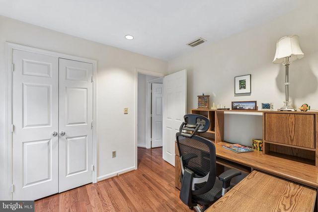 1715 DOGWOOD DR, Alexandria, VA 22302