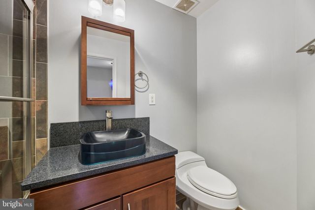 1715 DOGWOOD DR, Alexandria, VA 22302