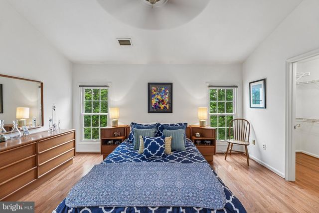 1715 DOGWOOD DR, Alexandria, VA 22302
