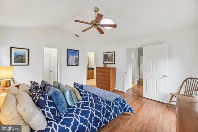 1715 DOGWOOD DR, Alexandria, VA 22302