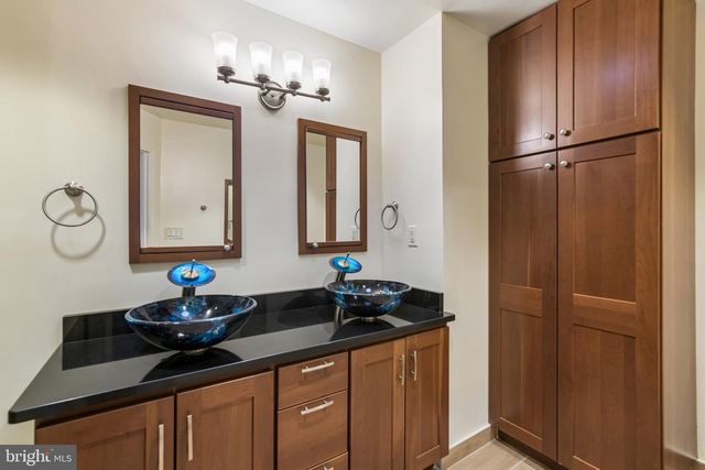 1715 DOGWOOD DR, Alexandria, VA 22302